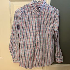 Vineyard vine long sleeve button down shirt